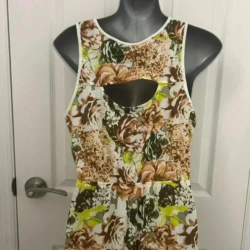 Floral High-Low Dress with  Keyhole Cut Outs on Front and Back Size Large - Picture 4 of 6